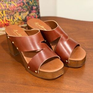 EUC Avellini Platform Sandals | Cognac Brown 🌼